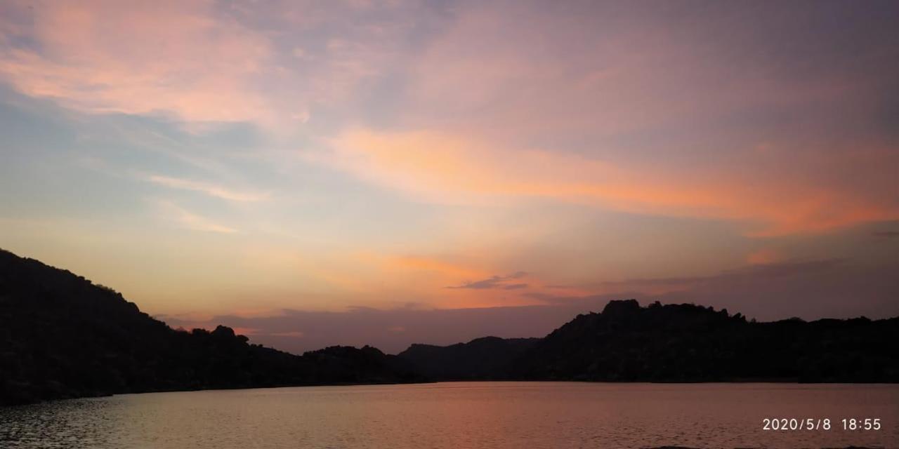 Island Vibes Hampi Guesthouse Exteriör bild